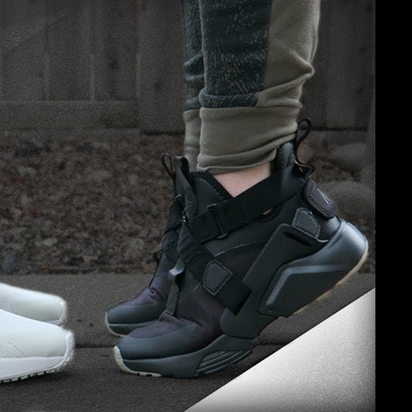 Nike ➰ ladies black huaraches city strap s6 - Picture 11 of 14